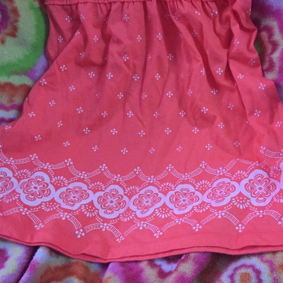 Pink and White Loose Tanks - Picture 4 of 4