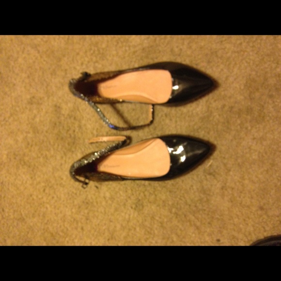 Bcbg black flats