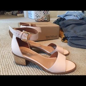 Small heel sandals