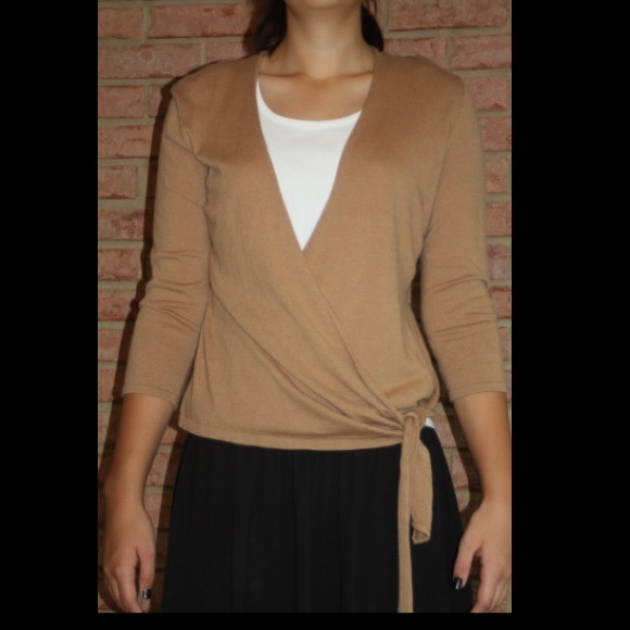 Tan sweater! - Picture 1 of 4