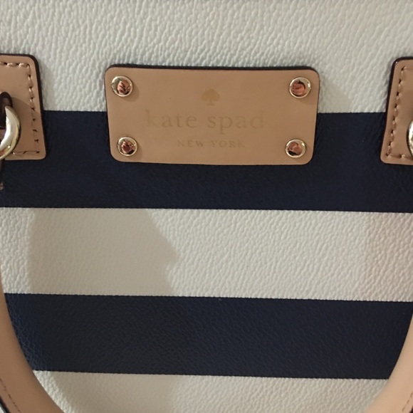 🚫SOLD🚫 Kate Spade Small Camryn - Picture 2 of 4