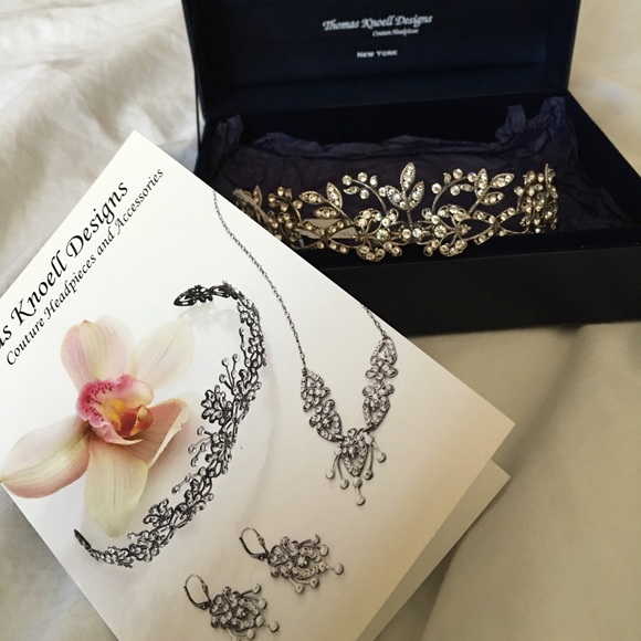 Custom made Thomas Knoell bridal headpiece - Picture 2 of 4