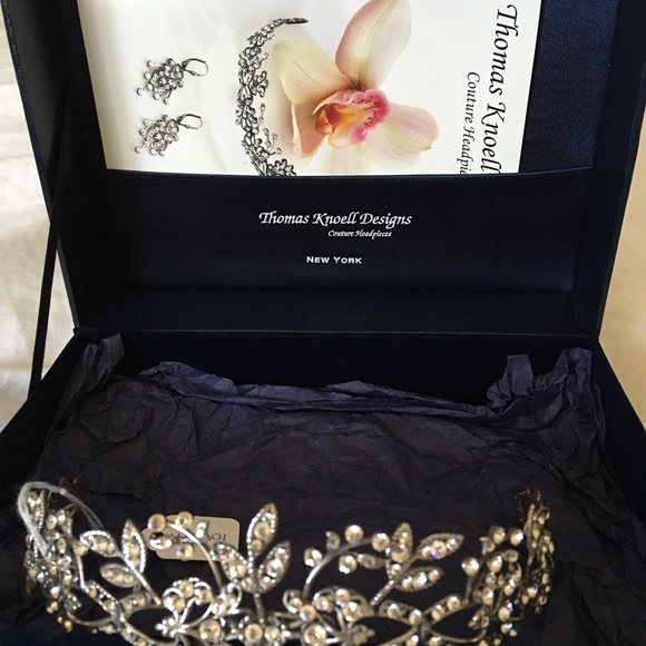 Custom made Thomas Knoell bridal headpiece - Picture 4 of 4