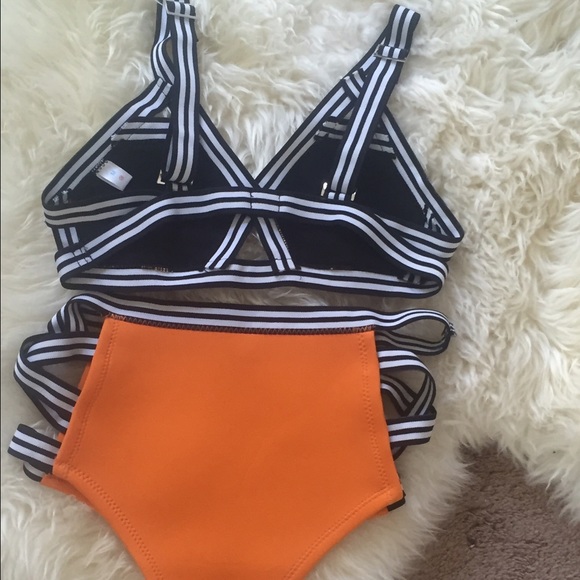 Geometric two piece suit - Picture 2 of 4