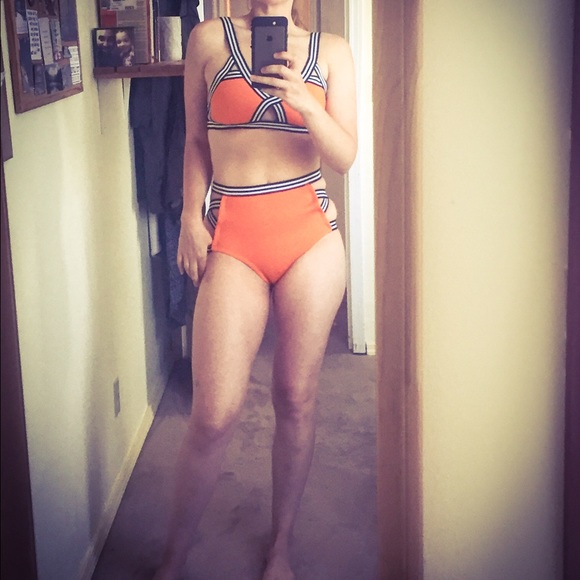 Geometric two piece suit - Picture 3 of 4