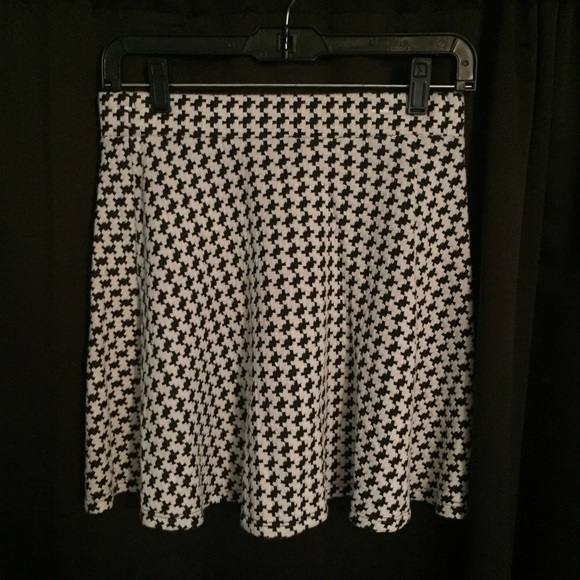 Houndstooth Skater Skirt - Picture 1 of 1