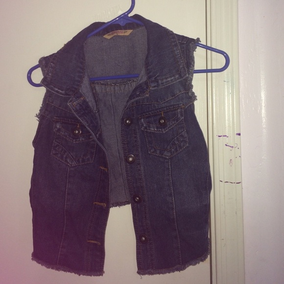 Sleeveless Jean Jacket