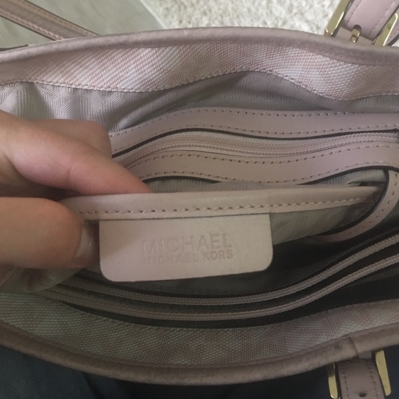 Michael Kors purse - Picture 2 of 4
