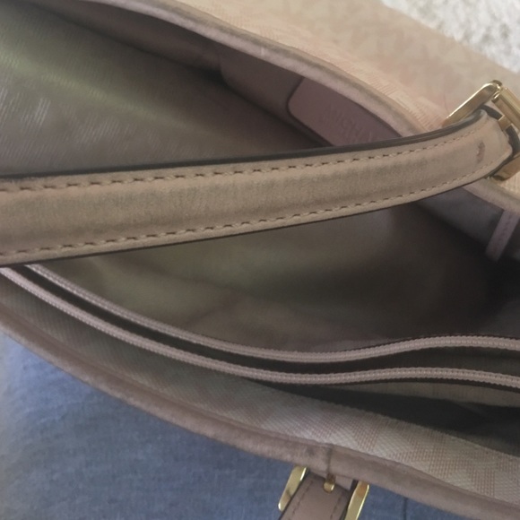 Michael Kors purse - Picture 3 of 4