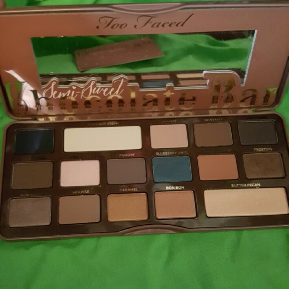 Too faced semi sweet chocolate bar pallette