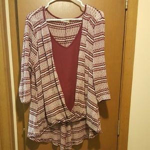 See thru back lace like shirt in burgundy