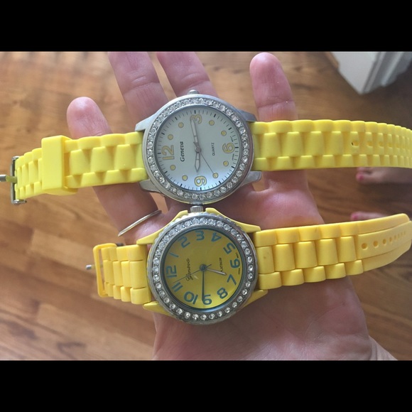 2 yellow Geneva watches - Picture 1 of 3