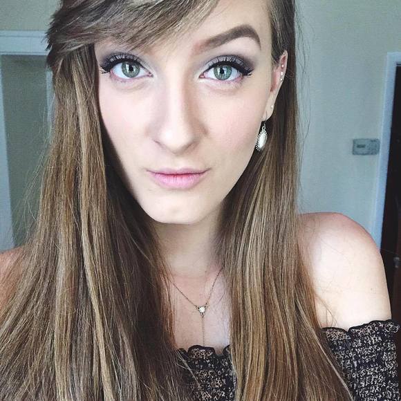 Meet your Posher, Danielle - Picture 1 of 1