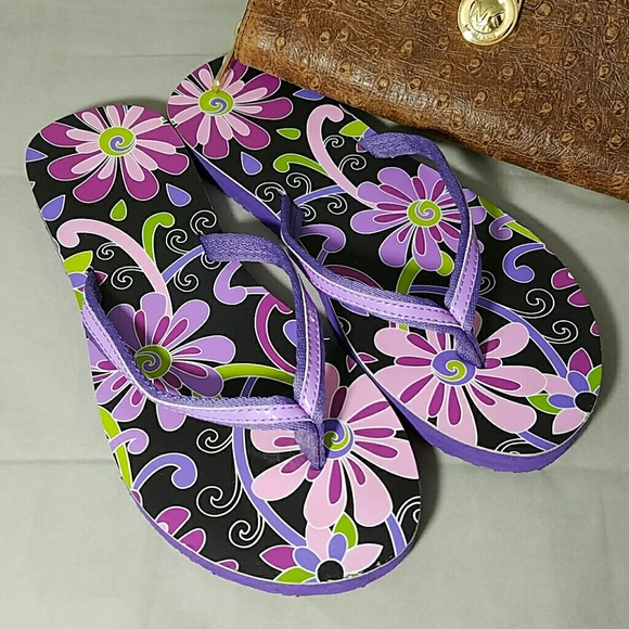 Vera Bradley Shoes - VERA BRADLEY 7 - 8 Medium 'Purple Punch' Sandals