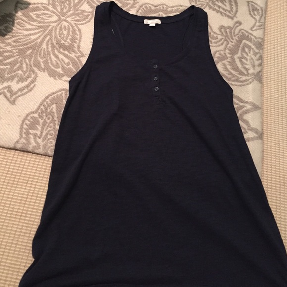 Black casual Gap tank
