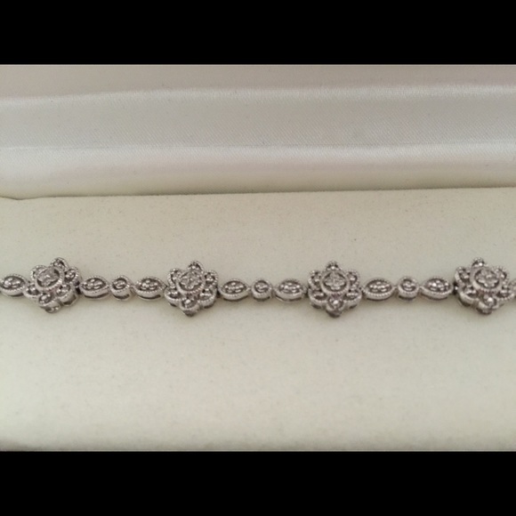 ❌❌SOLD❌❌Diamond Bracelet 100% Guaranteed Authentic - Picture 2 of 5