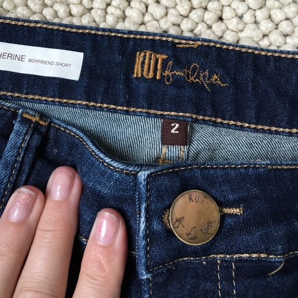 KUT Boyfriend Shorts - Picture 4 of 4