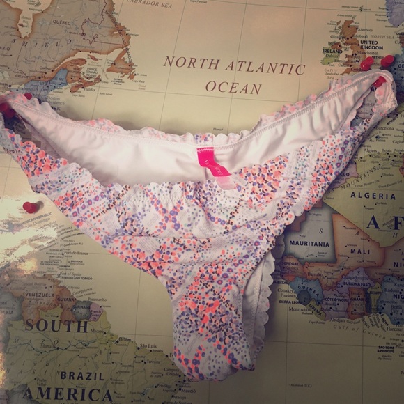 Victoria secret cheeky bottoms