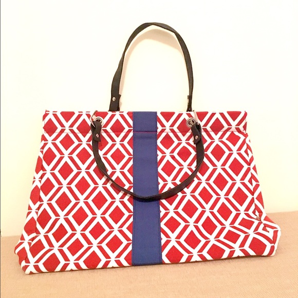 Diamond pattern tote/shoulder bag