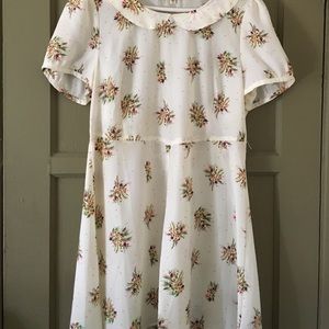 Peter Pan collar floral dress
