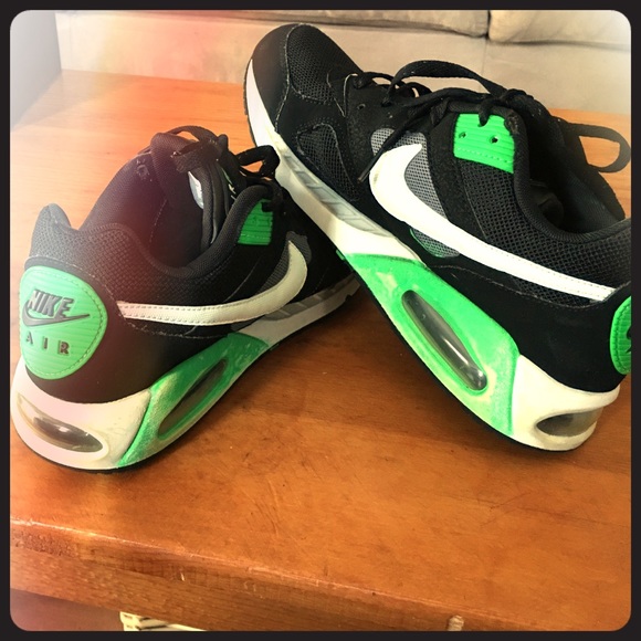 Nike AirMAX size 8 1/2 (men)