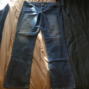 AE light wash straight jeans size 18 long