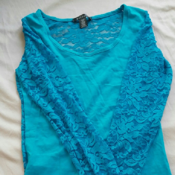 Lace Turquoise long sleeve fitted top