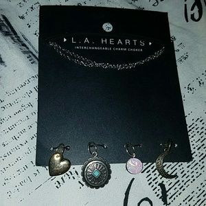 LA Hearts choker set