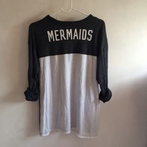 ❌SOLD❌NWT M Hollister Mermaid Colorblock Shirt
