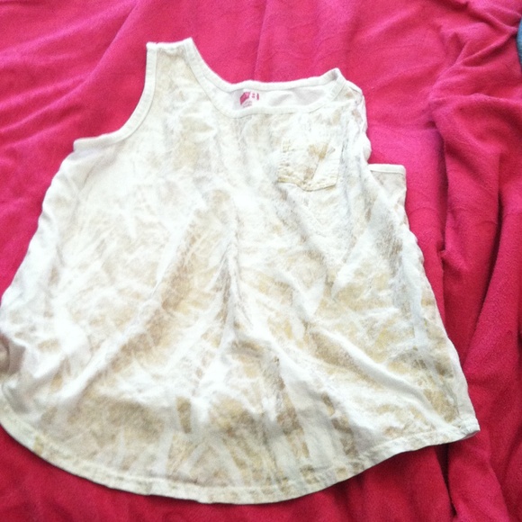 Tank tops - Picture 2 of 3