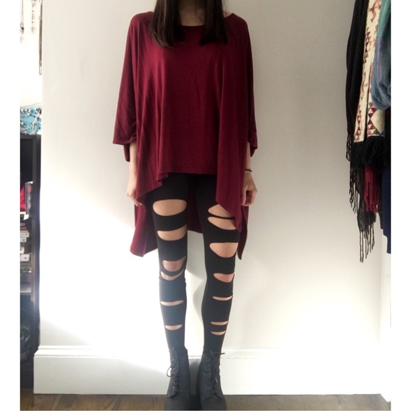 🎉host pick 🎉 dark red Staring at Stars tunic tee