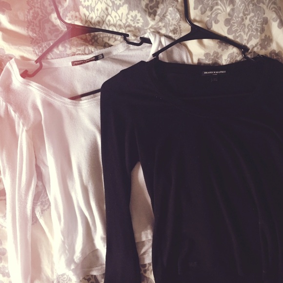 🎀 Two Brandy Melville Long Sleeve Shirts 🎀