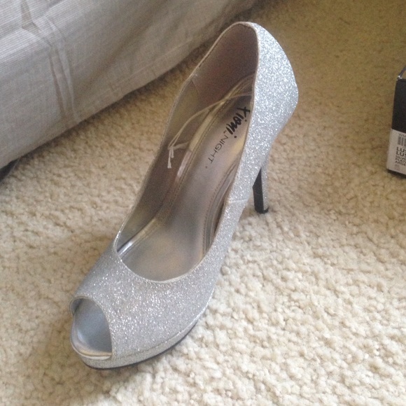 Heels - Picture 2 of 3