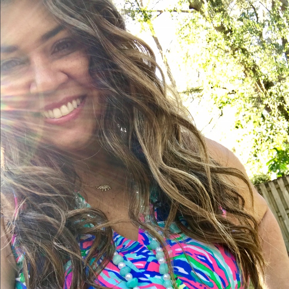 Meet your Posher, Paula 🌴☀️