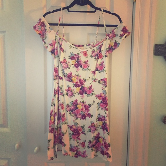 Band of Gypsies floral cold shoulder dress - Picture 1 of 1