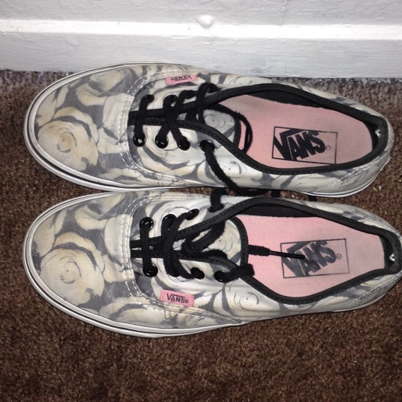 B&W Rose Print Vans - Picture 3 of 3