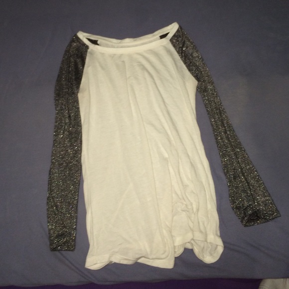 American eagle long sleeve T!