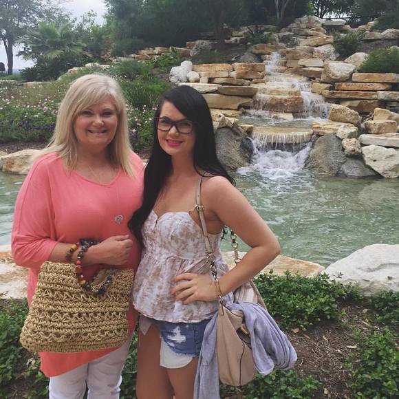 Meet your Posher, Haley