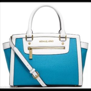 💕Wanna trade this Gorgeous MK Canvas Selma bag?💕