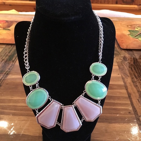 Brand New Geometric Necklace - Picture 2 of 2