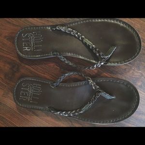 Hollister Brown Leather Flip Flops Sandals Size 9