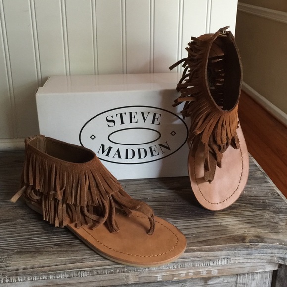 Steve Madden tan suede fringe sandals