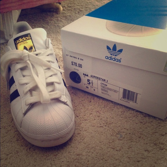 superstar shelltoe adidas.