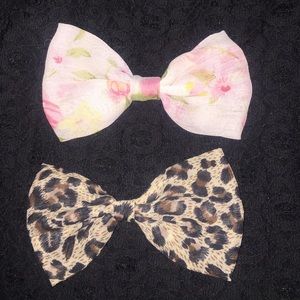 Bows that clip easily into your hair