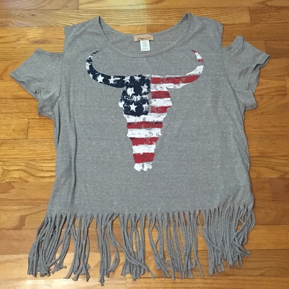 📍On Hold📍Grey Cold Shoulder Fringed Shirt