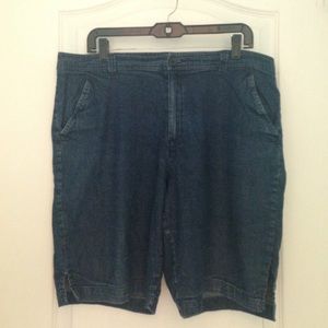 Denim blue Bermuda shorts. Women's size 16.
