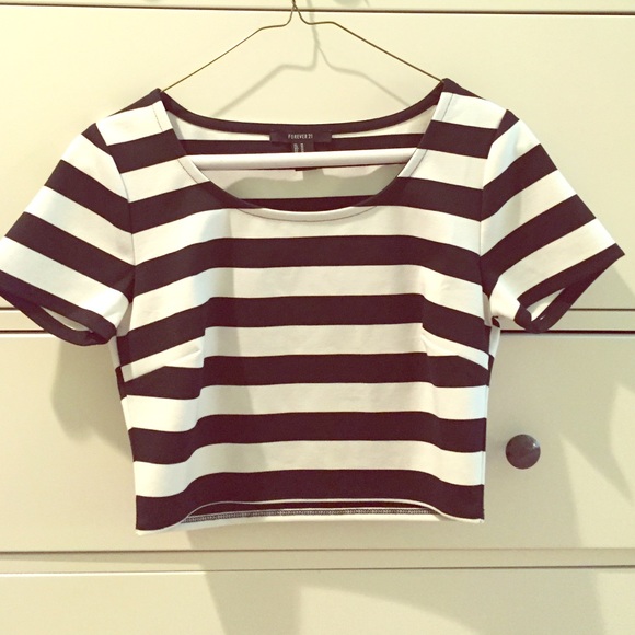 Forever 21 black and white crop top