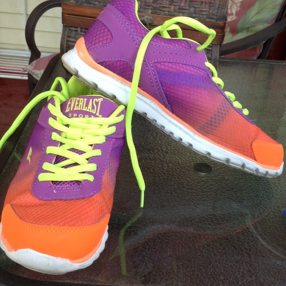 Everlasting sport shoes 6.5M