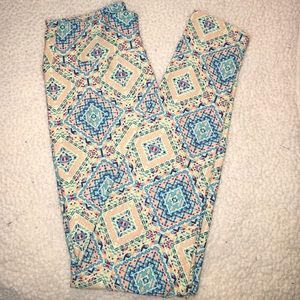 NWOT LuLaRoe buttery soft leggings!