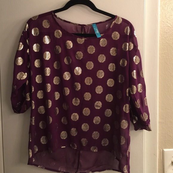 Beautiful sheer top!